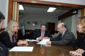 Inza se reuni con el Ministro de Salud y firm un convenio para aplicar el nuevo Sistema Agroalimentario en la ciudad